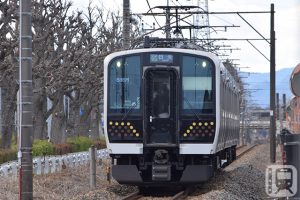 日光线等运行的JR东日本E131系列车(Katsumi Yokoyama)